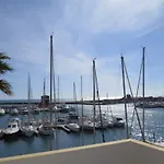 Superbe T2 Avec Vue Sur Le Port Et La Avec Parking Prive 4rp221