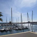 Superbe T2 Avec Vue Sur Le Port Et La Avec Parking Prive 4rp221 דירה *