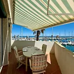Superbe T2 Avec Vue Sur Le Port Et La Avec Parking Prive 4rp221 לה ברקרה
